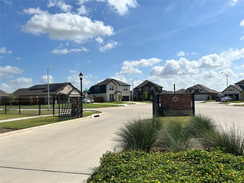 Photo of 2437 Fairway Harbor Drive, Katy, TX 77493 (MLS # 68807598)