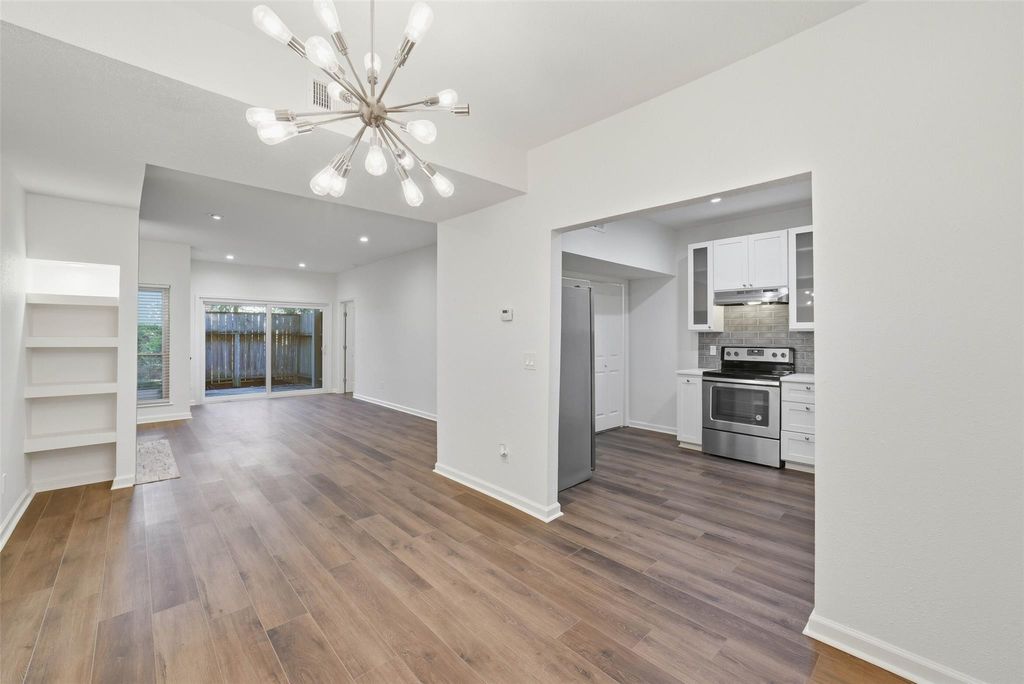 Photo of 2100 Tanglewilde Street #625, Houston, TX 77063 (MLS # 45534482)