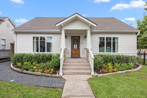 Photo of 945 Dorothy Street, Houston, TX 77008 (MLS # 75219503)