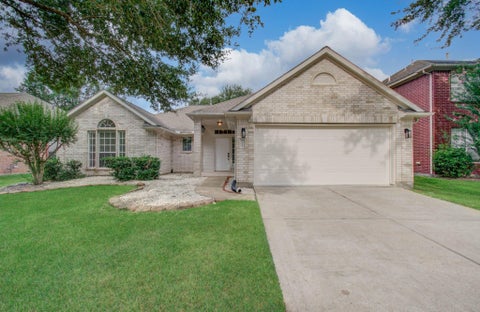Photo of 2311 Meadow Briar Drive, Sugar Land, TX 77498 (MLS # 46648277)