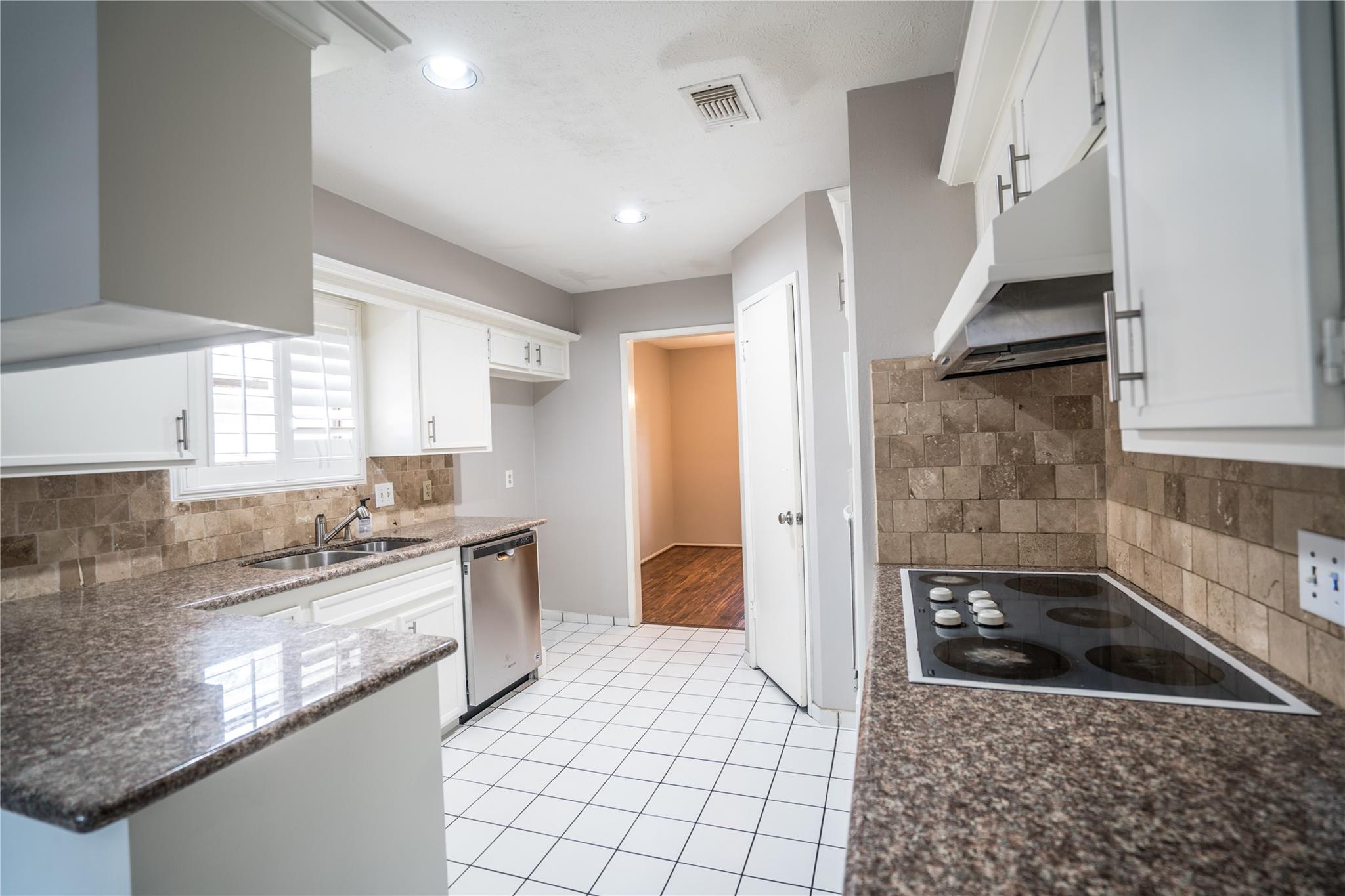 2811 Blue Meadow Circle