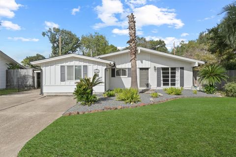 Photo of 4414 Gardendale Drive, Houston, TX 77092 (MLS # 13444592)