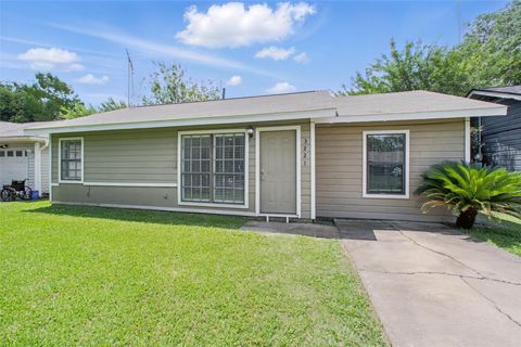 Photo of 3221 Texas Avenue, Texas City, TX 77590 (MLS # 64233753)