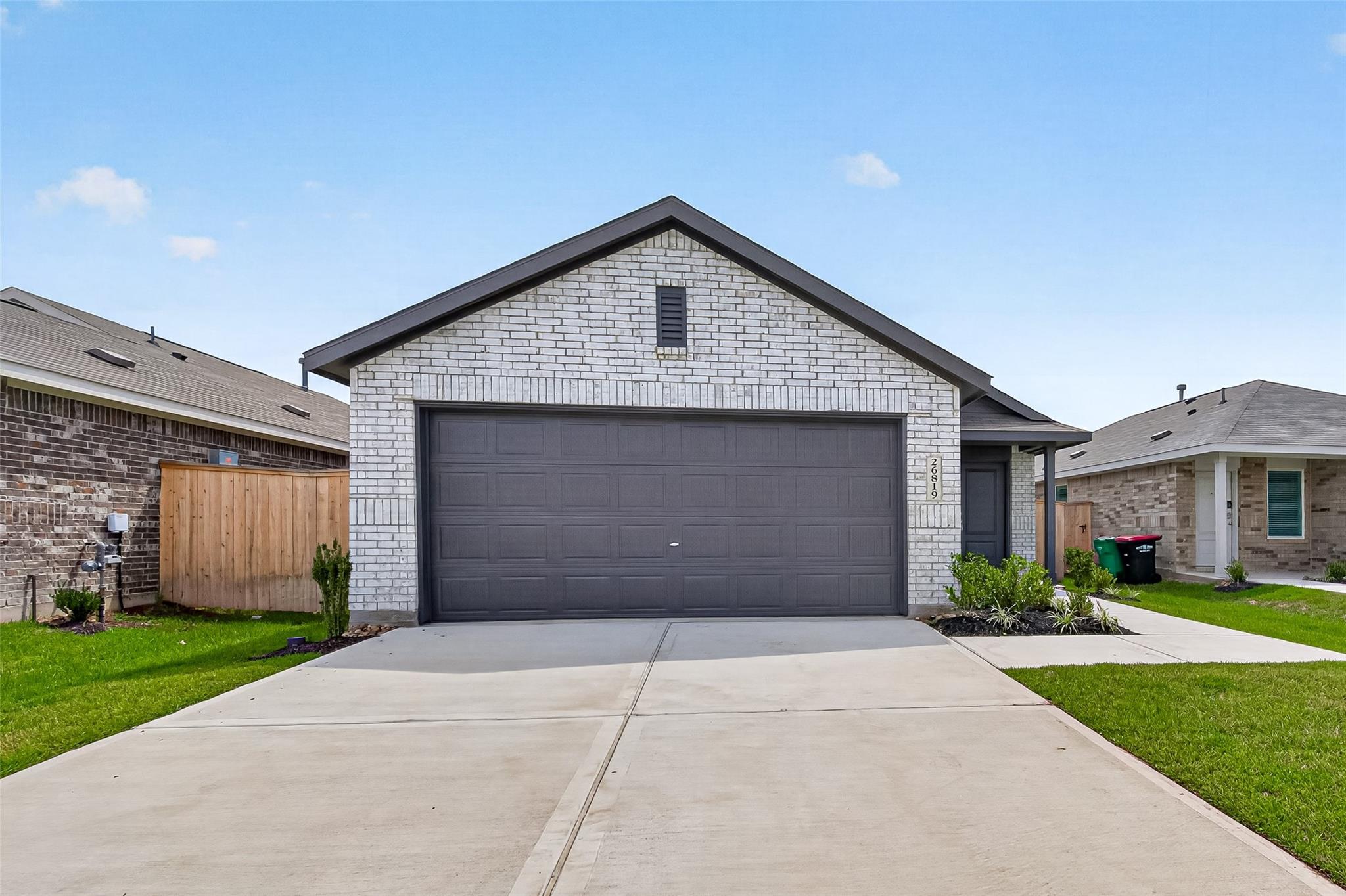 26819 Vanilla Pearls Lane