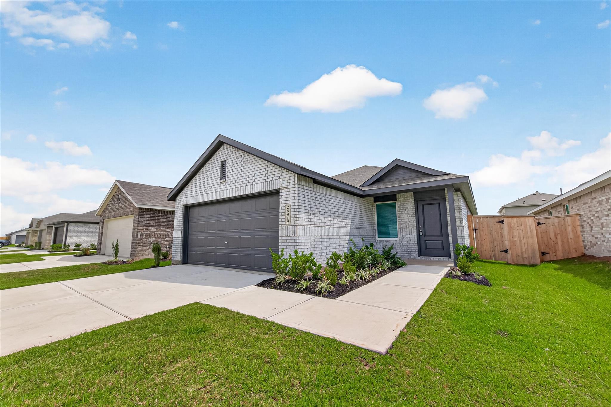 26819 Vanilla Pearls Lane