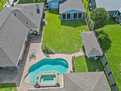 Photo of 9926 Ocean Drive, Beach City, TX 77523 (MLS # 67523417)