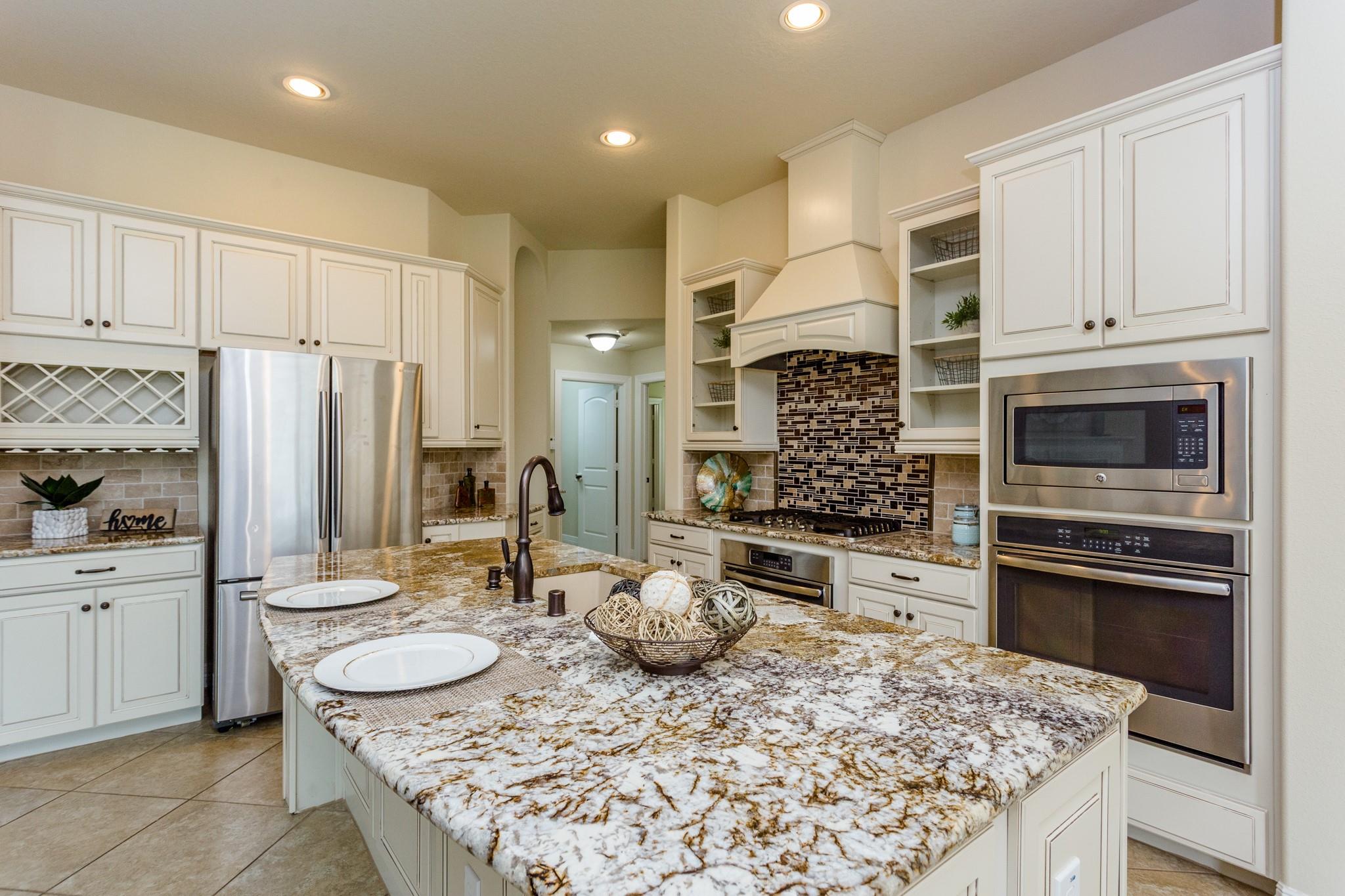 6122 Garden Lakes Lane