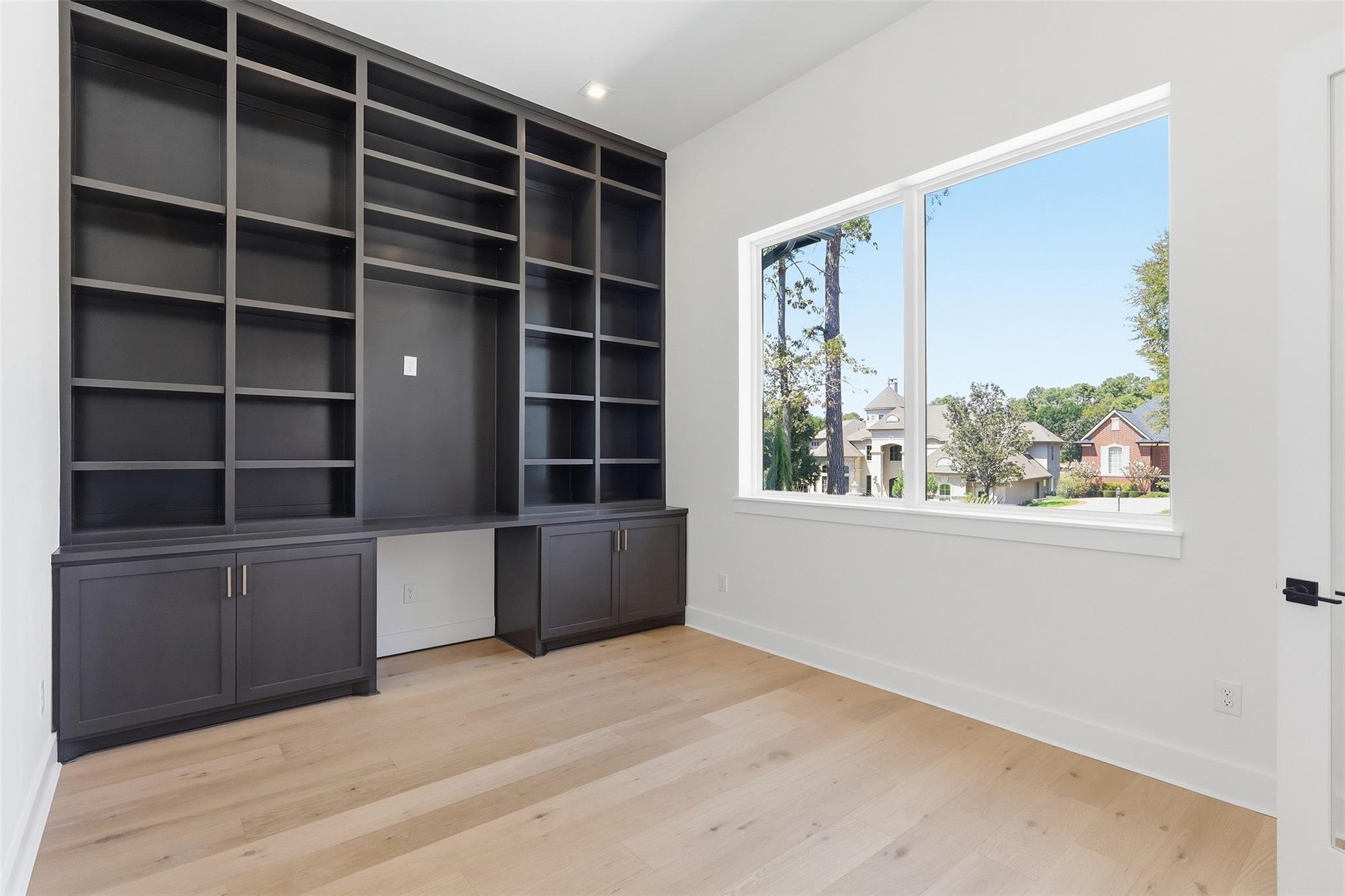 339 W Shore Lane