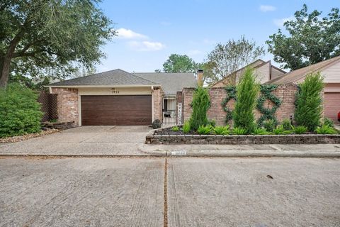 Photo of 1922 Pepper Hill Way, Houston, TX 77058 (MLS # 67885652)