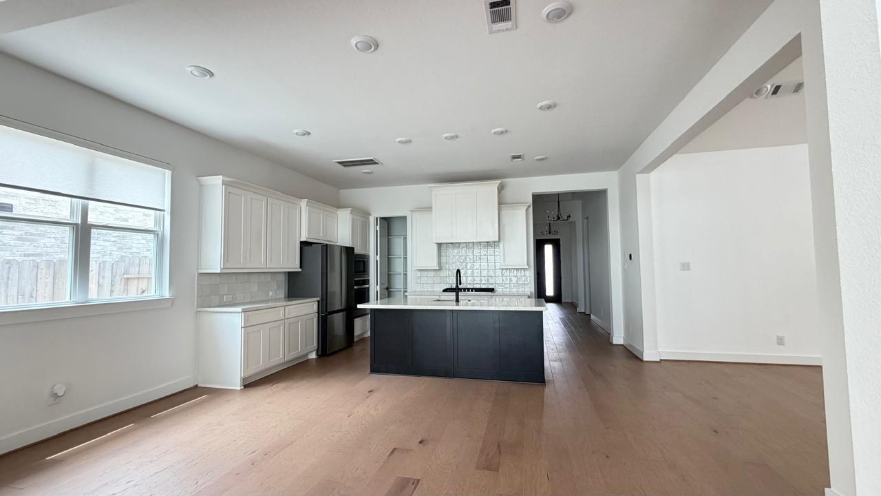 24638 Lukes Landing Way