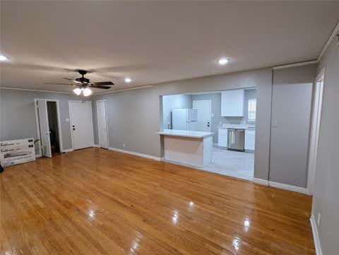 Multifamily For Rent - 4714 Oakshire Drive #2<br/> Harris County, Houston, TX 77027