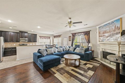 Photo of 13722 Mckinney Creek Lane, Houston, TX 77044 (MLS # 72529741)