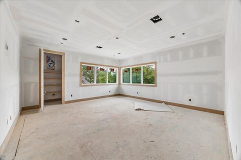 Tiny photo for 1050 W 42nd Street, Houston, TX 77018 (MLS # 70071479)