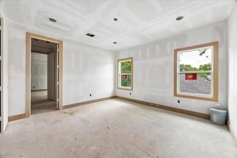Tiny photo for 1050 W 42nd Street, Houston, TX 77018 (MLS # 70071479)