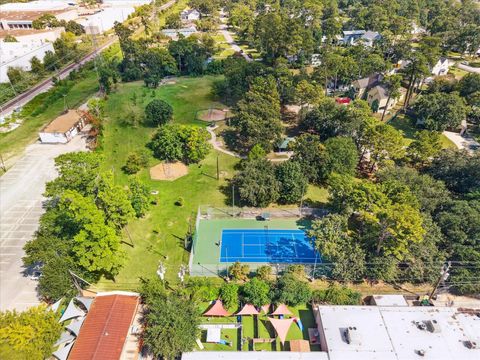 Tiny photo for 1050 W 42nd Street, Houston, TX 77018 (MLS # 70071479)