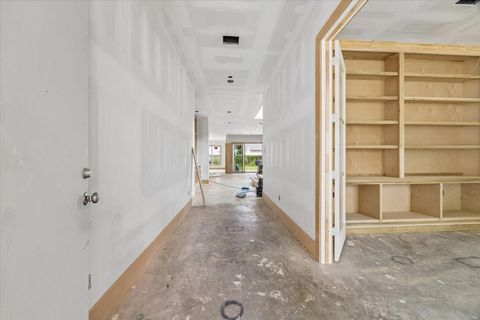 Tiny photo for 1050 W 42nd Street, Houston, TX 77018 (MLS # 70071479)