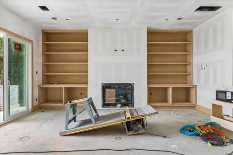 Tiny photo for 1050 W 42nd Street, Houston, TX 77018 (MLS # 70071479)