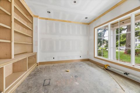 Tiny photo for 1050 W 42nd Street, Houston, TX 77018 (MLS # 70071479)