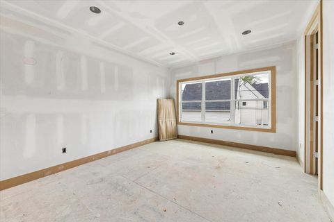 Tiny photo for 1050 W 42nd Street, Houston, TX 77018 (MLS # 70071479)