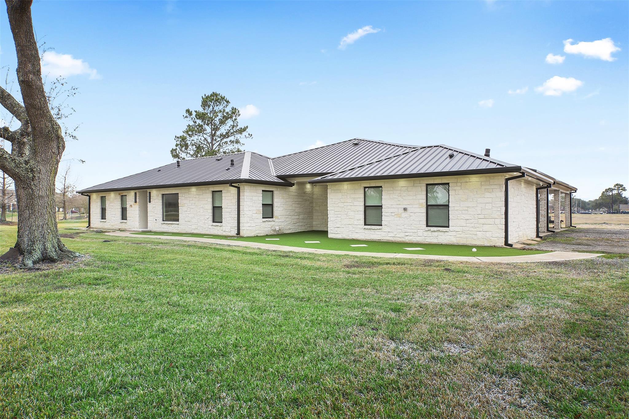 4002 Dixie Farm Road