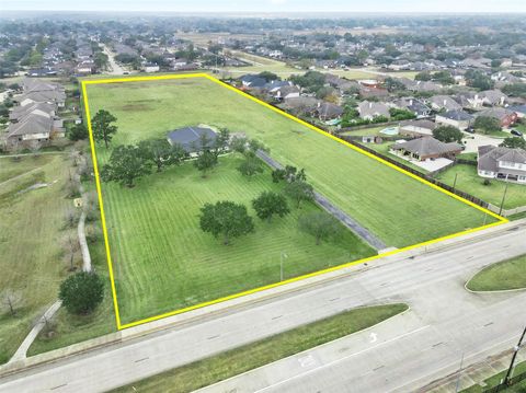 4002 Dixie Farm Road Pearland TX 77581