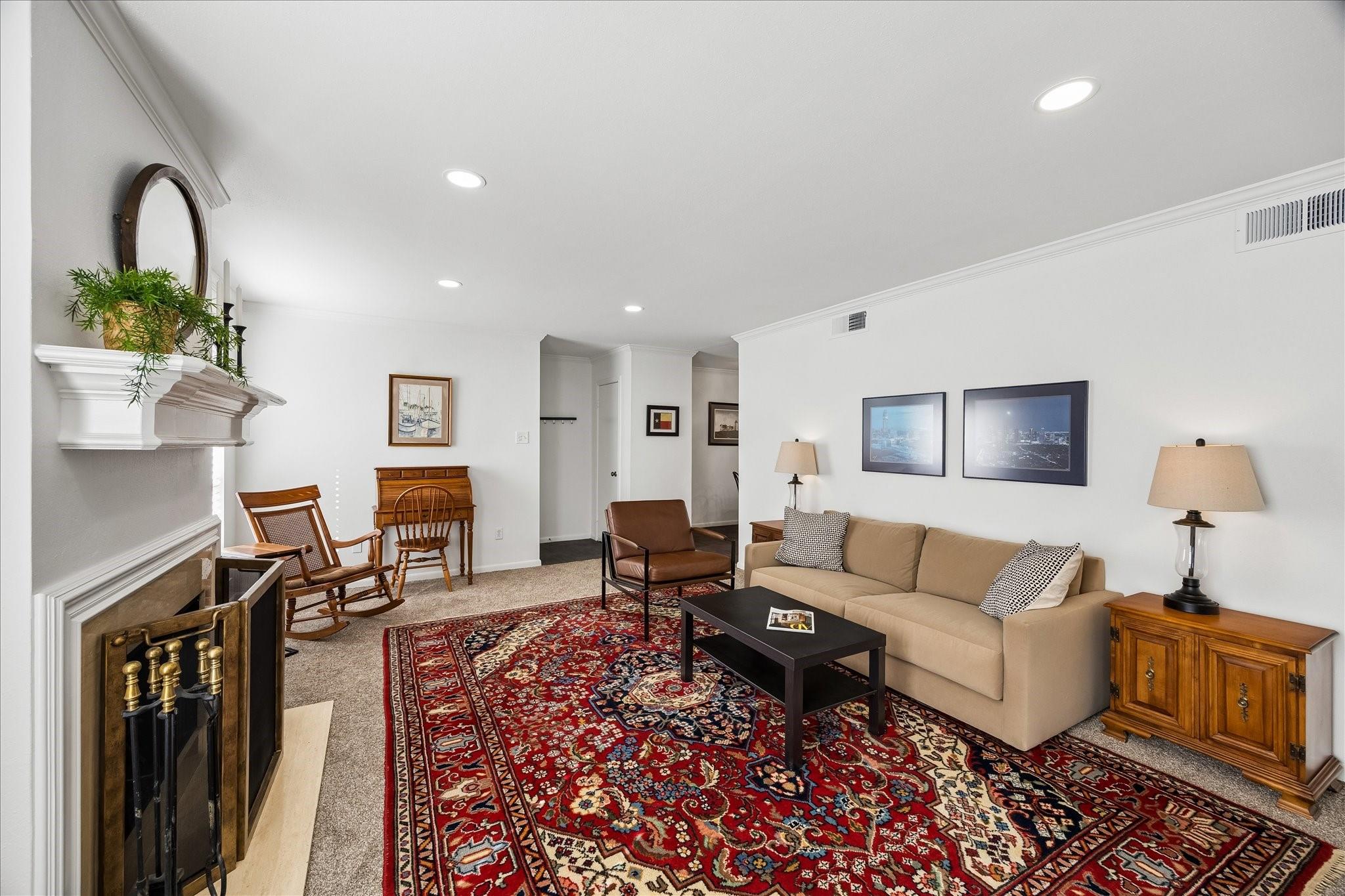 1601 S Shepherd Drive 216