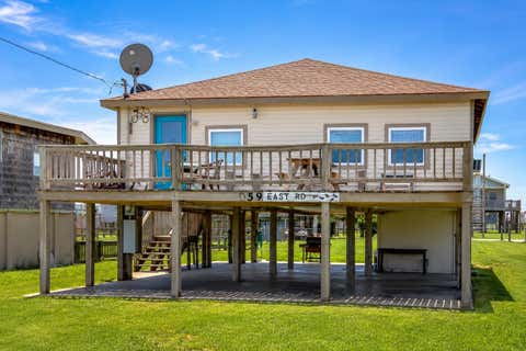 Photo of 959 S East Road, Crystal Beach, TX 77650 (MLS # 40827788)
