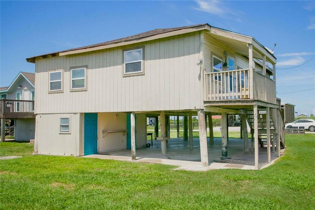 Photo of 959 S East Road, Crystal Beach, TX 77650 (MLS # 40827788)