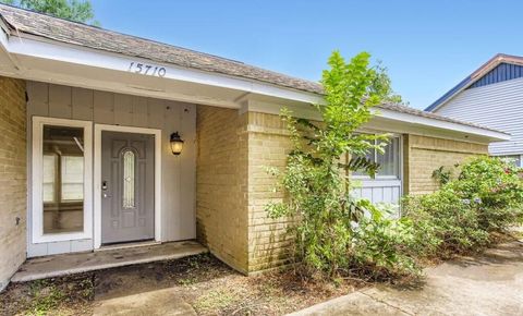 Photo of 15710 Sandy Hill Drive, Houston, TX 77084 (MLS # 26582201)