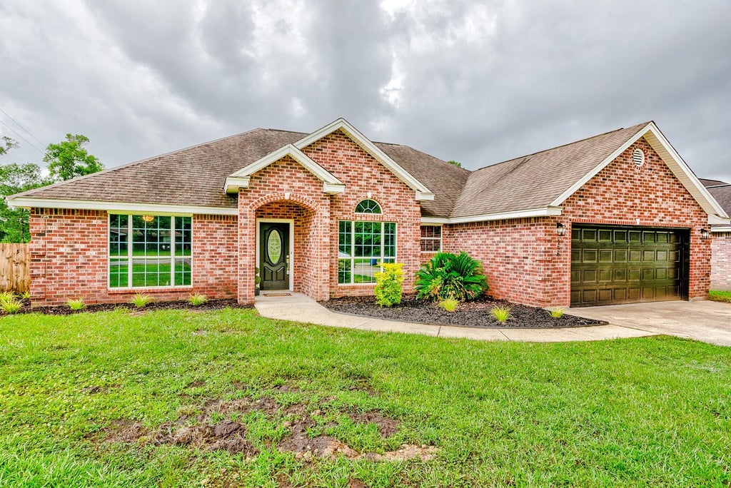 Photo of 156 Corbett Street, Vidor, TX 77662 (MLS # 59105247)