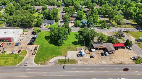 Photo of 614 W Church Street, Livingston, TX 77351 (MLS # 56723567)