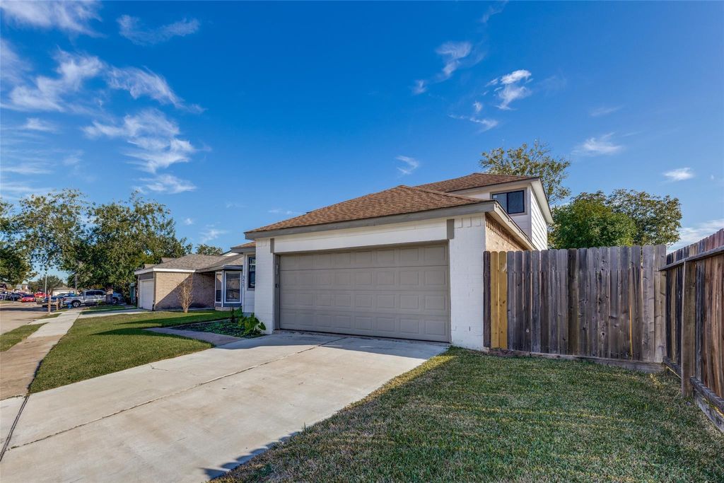 Photo of 3427 Benfield Drive, Houston, TX 77082 (MLS # 10679047)