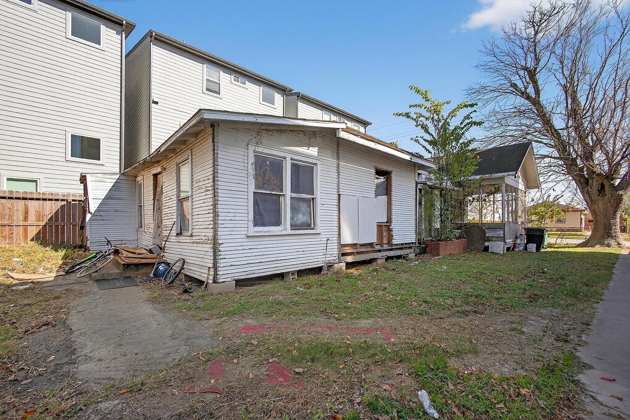 3106 Live Oak Street