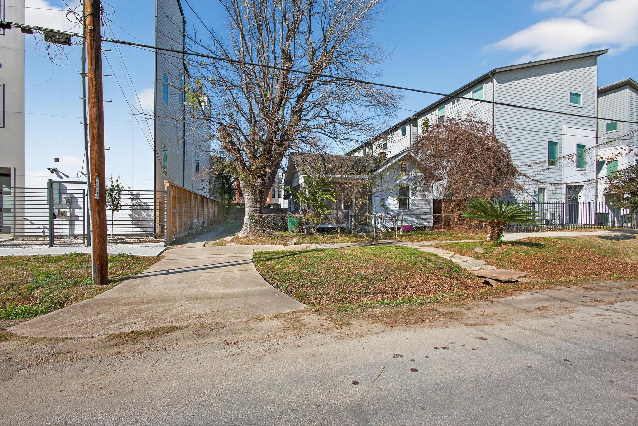 3106 Live Oak Street