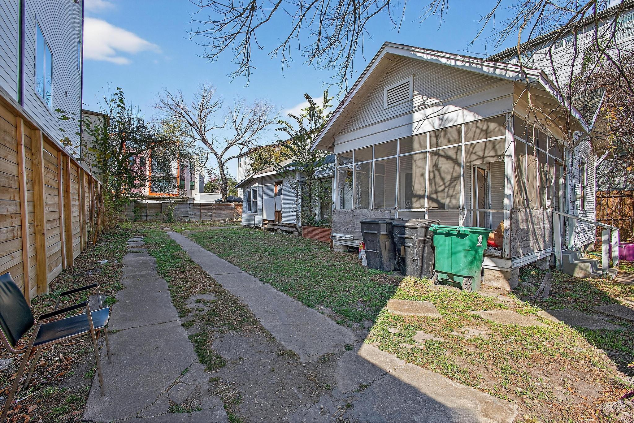 3106 Live Oak Street