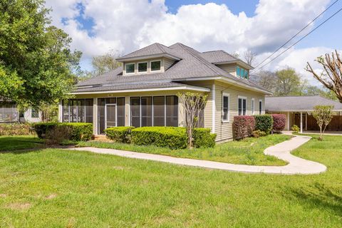 Homes For Sale - 2031 Grand Avenue<br/> Liberty, TX 77575