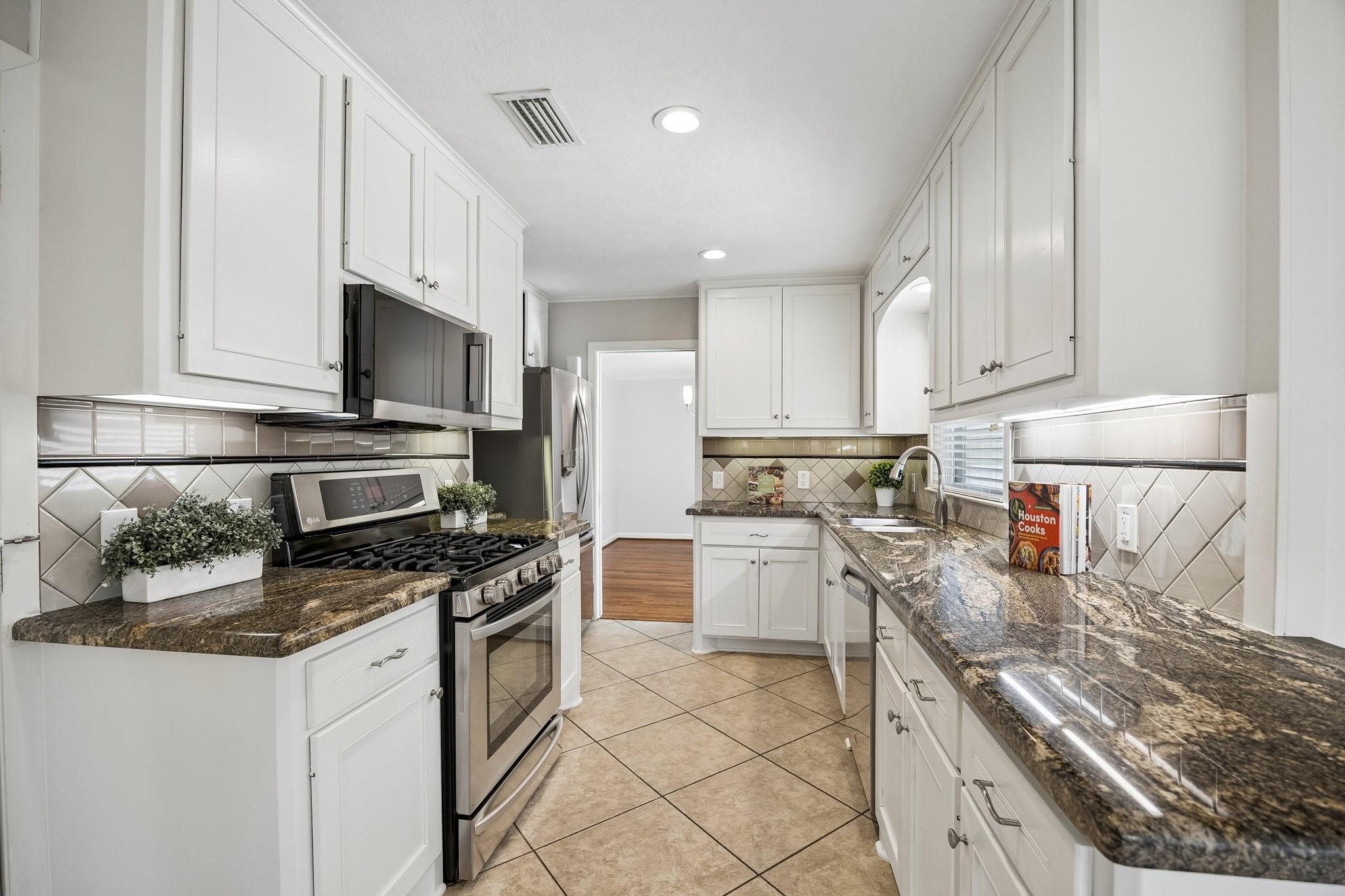 2202 Lazybrook Drive