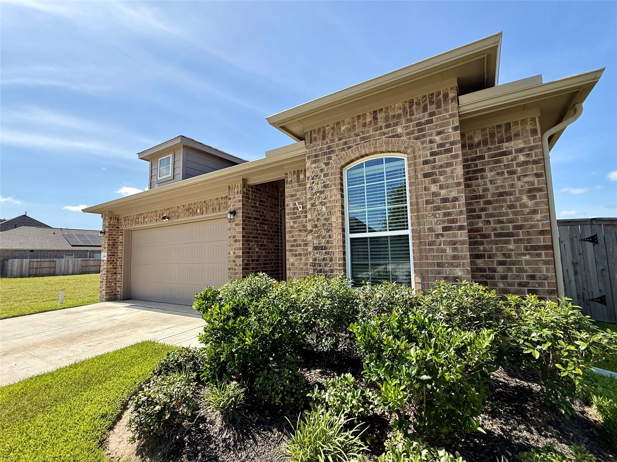 1951 Middle Pass Ln