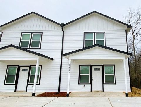 Photo of 5225 E Houston Road #B, Houston, TX 77028 (MLS # 10409625)