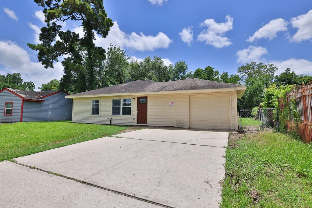 Photo of 9026 Lake Forest Boulevard, Houston, TX 77078 (MLS # 85816485)