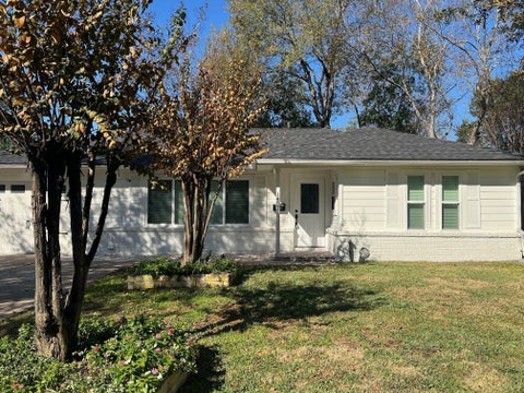 Photo of 1437 Confederate Road, Houston, TX 77055 (MLS # 16927647)