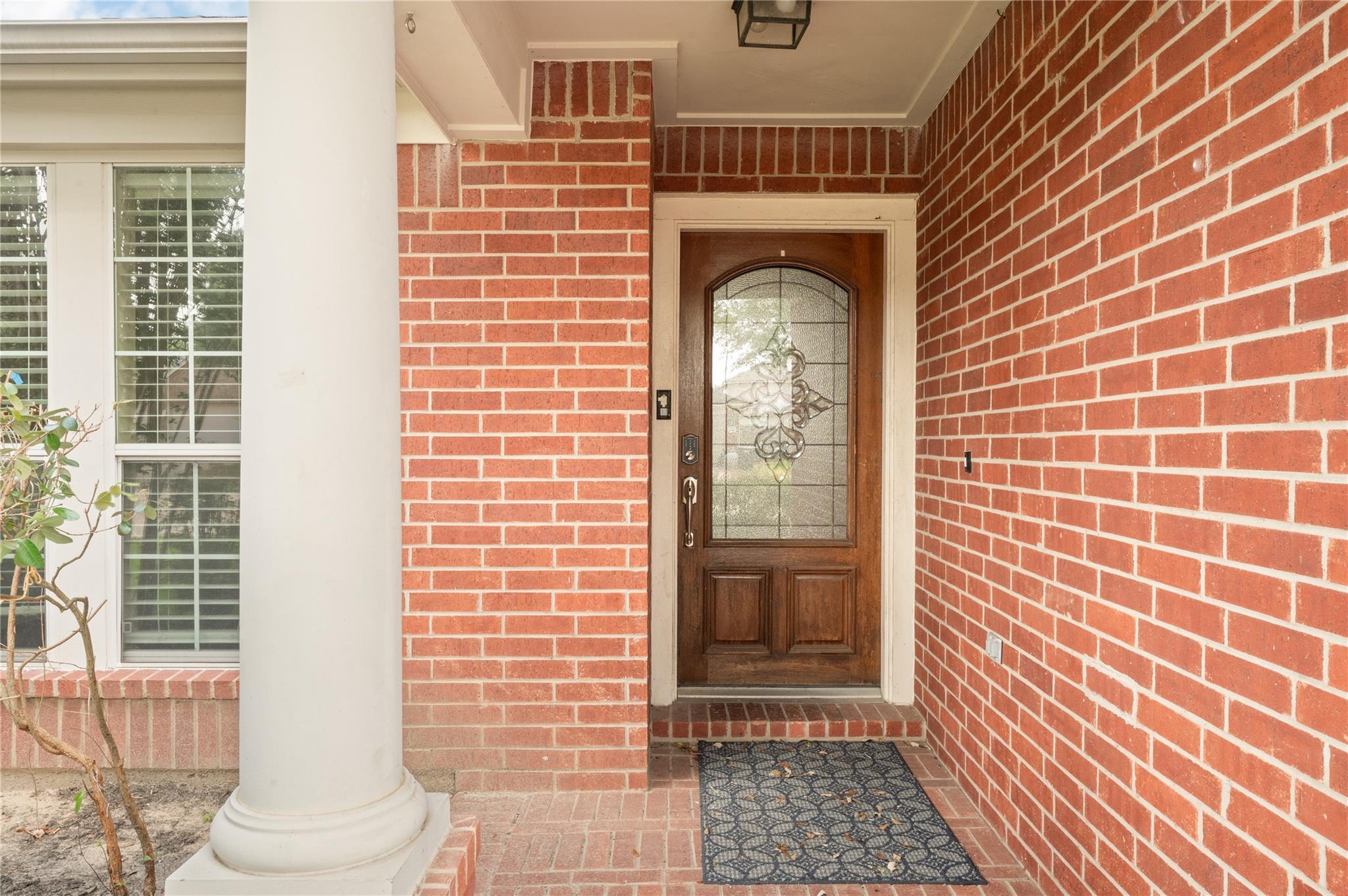 2822 Lakecrest Forest Drive