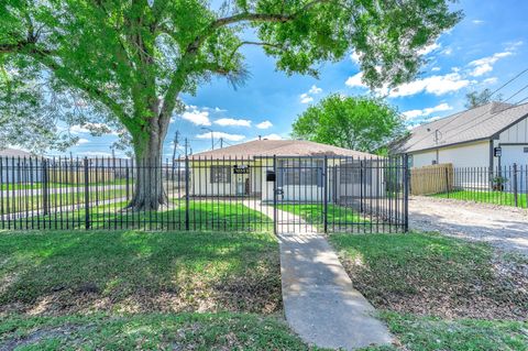 Photo of 4356 Phlox Street, Houston, TX 77051 (MLS # 82895170)