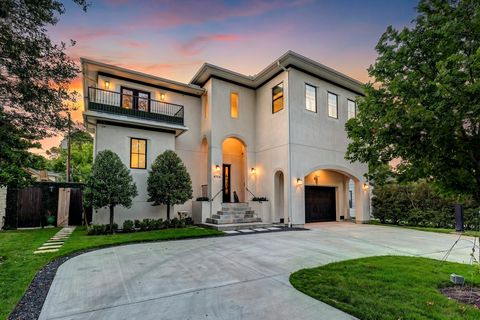 Photo of 4704 Willow Street, Bellaire, TX 77401 (MLS # 55926059)