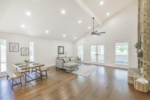 Photo of 416 Rolling Hills Drive, Panorama Village, TX 77304 (MLS # 41721302)