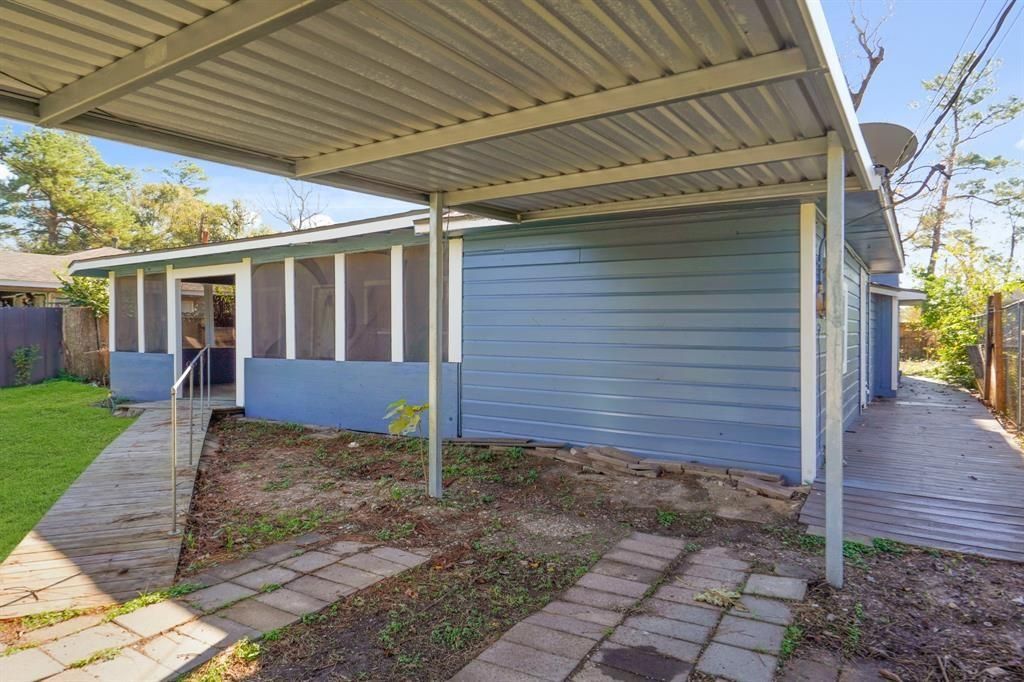 Photo of 8186 Record Street, Houston, TX 77028 (MLS # 60232780)