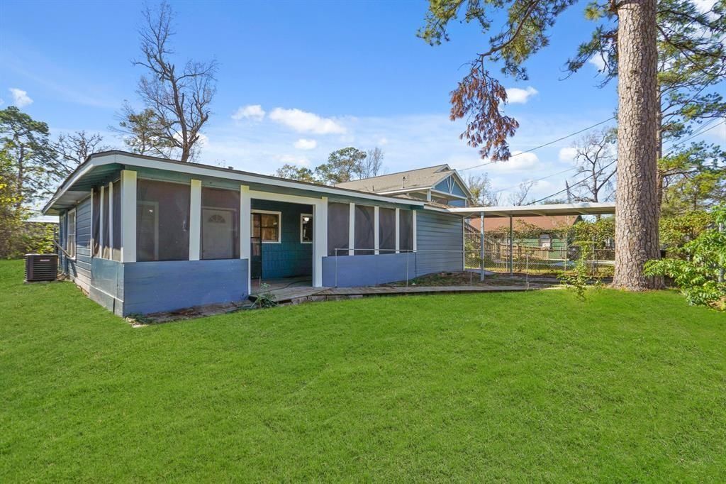 Photo of 8186 Record Street, Houston, TX 77028 (MLS # 60232780)
