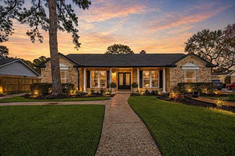 Photo of 15402 Ripplestream Street, Houston, TX 77068 (MLS # 17676677)