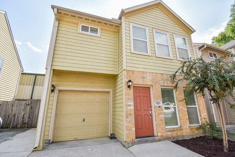 Photo of 2202 Naomi Street #3, Houston, TX 77054 (MLS # 90049360)