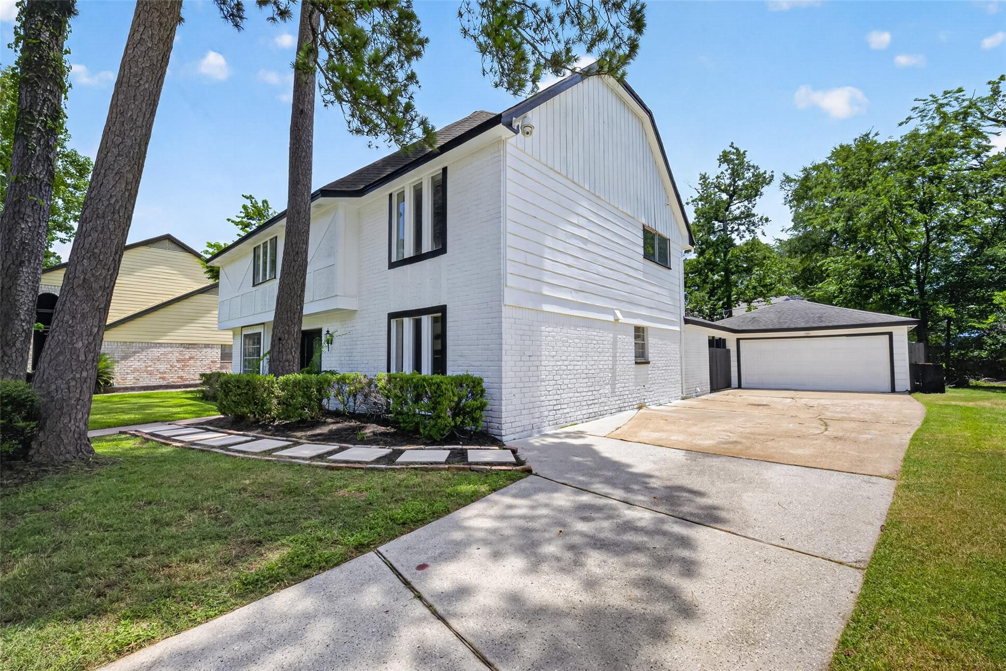 1123 Suwanee Lane